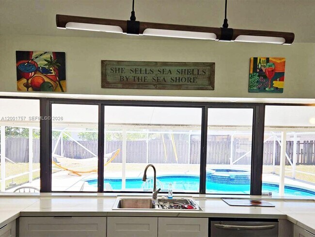 Building Photo - 1280 SW Jacqueline Ave