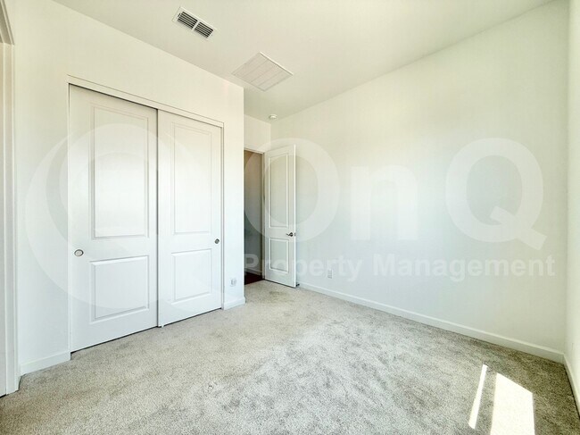 Building Photo - 22604 E Lords Wy