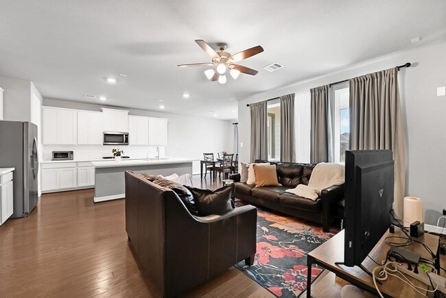 Building Photo - 8418 Manta Ray Cir
