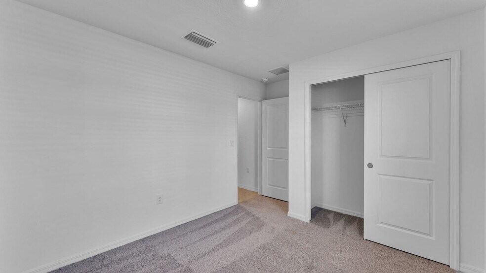 Building Photo - 638 Meadows Edge Pl