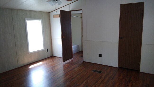 Building Photo - 209 Gilman Hall Rd