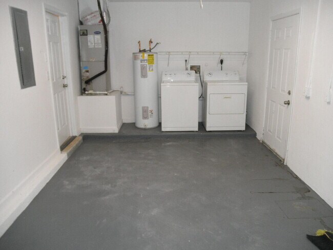 Building Photo - 13708 Lavender Ln
