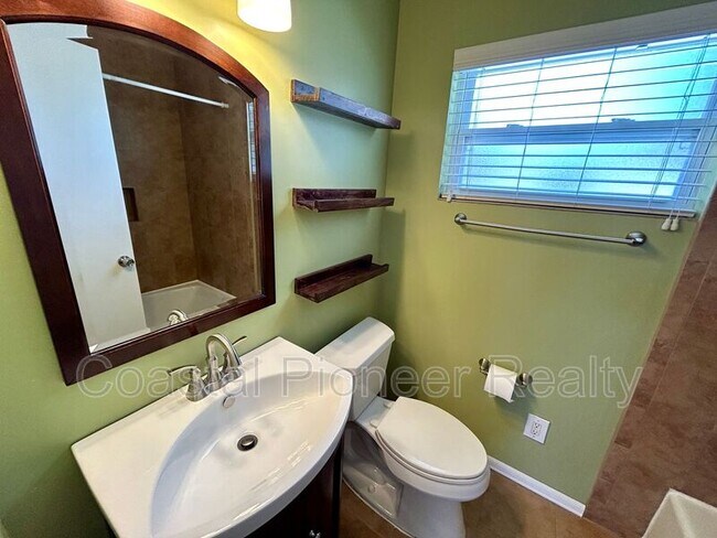 Building Photo - 4106 W San Rafael St