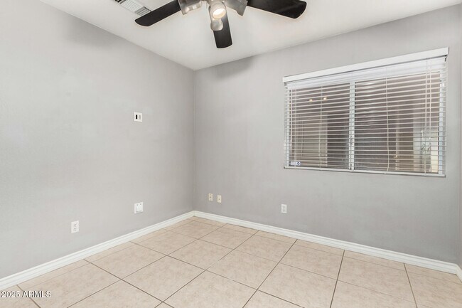 Building Photo - 3013 E Bighorn Ave