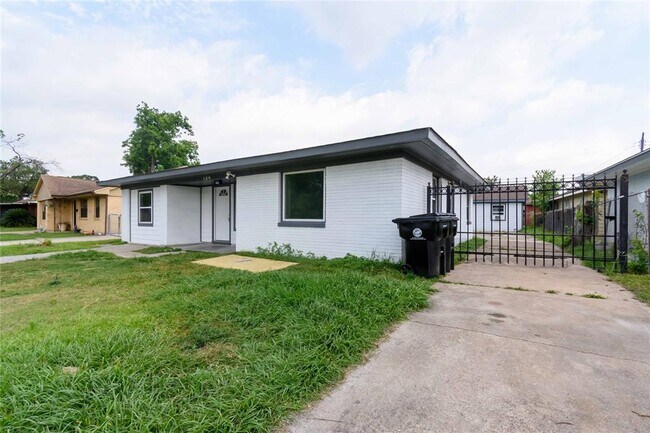 Building Photo - 126 Red Ripple Rd