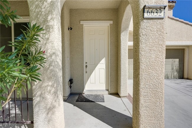 Building Photo - 6632 Ditmars St