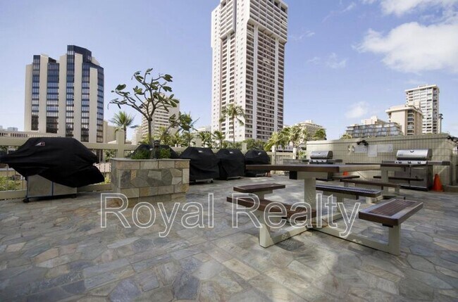 Building Photo - 445 Seaside Ave