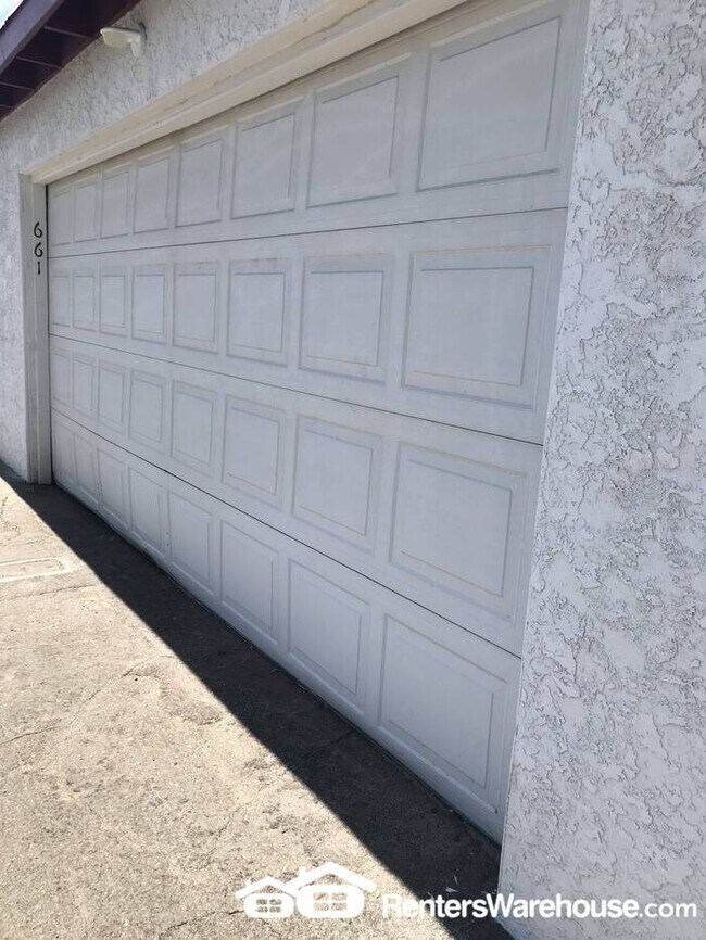 Building Photo - Renters Warehouse proudly presents a commu...