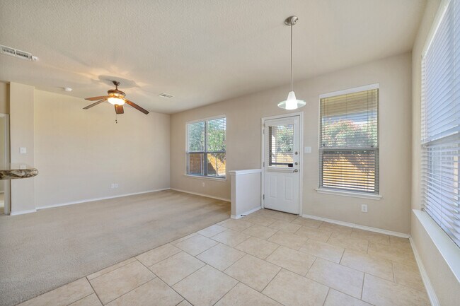 Building Photo - Spacious 4-Bed Home with Island Kitchen, Private Patio & Fenced Yard in Schertz