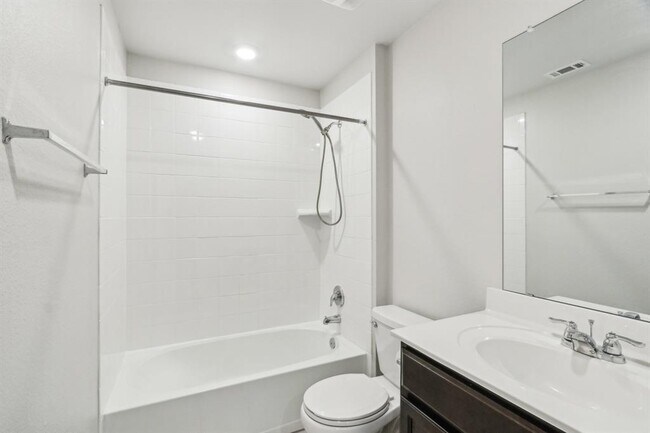 Building Photo - 9701 Kensley Rose Dr