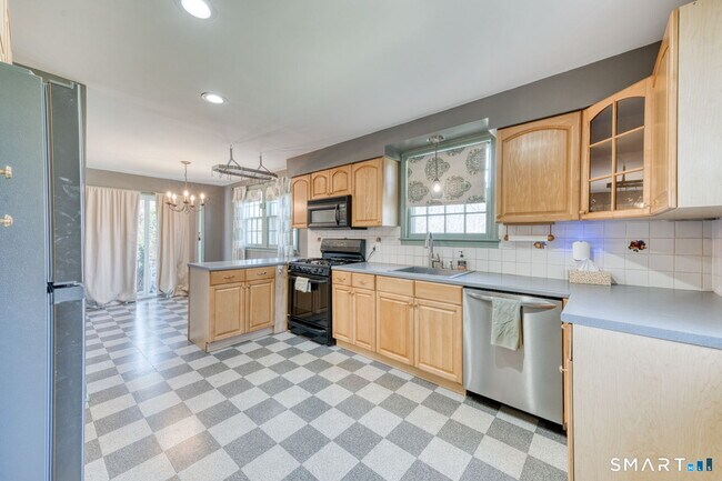 Building Photo - 65 Tyler Lake Heights Rd