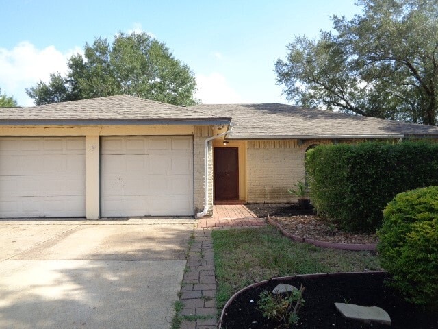Primary Photo - 19602 Southaven Dr