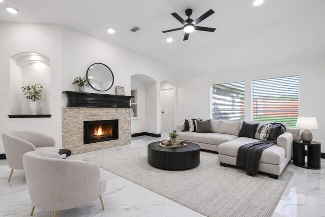 Building Photo - 10703 White Bridge Ln