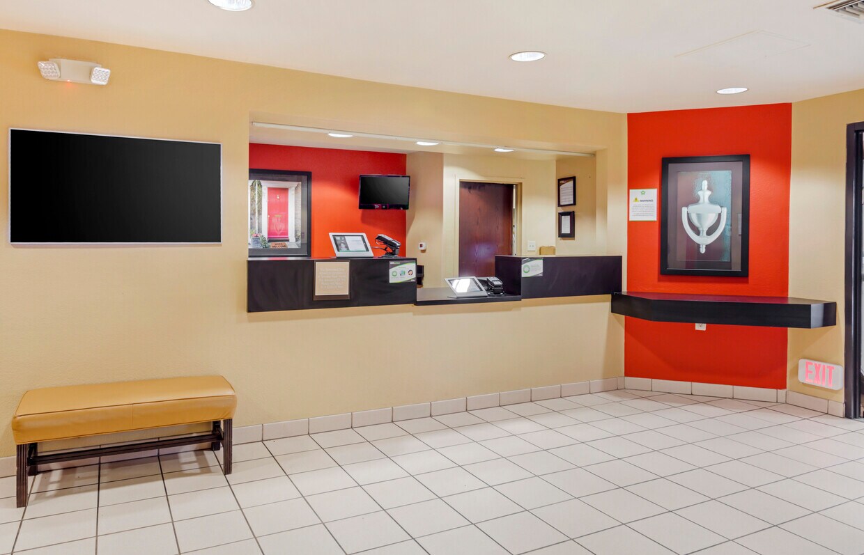 Building Photo - Furnished Studio-Orange County - Huntingto...