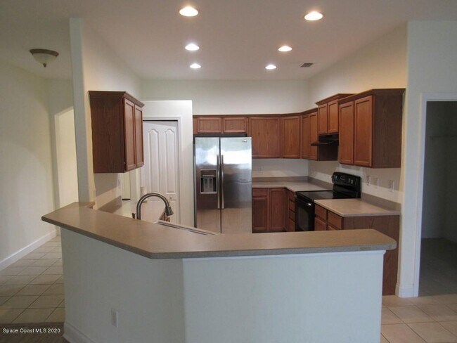Building Photo - 1741 Bridgeport Cir