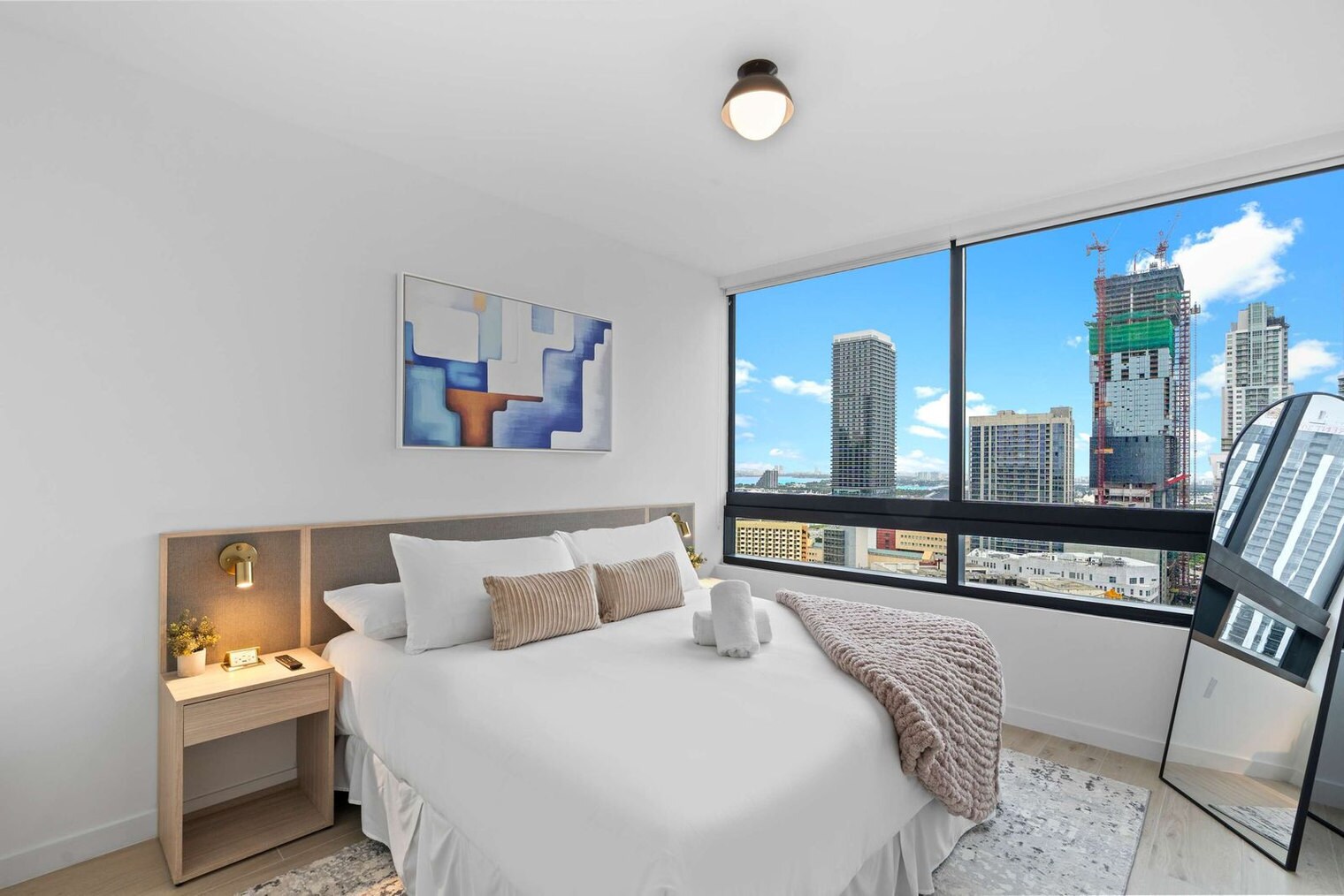 Building Photo - 225 N Miami Ave