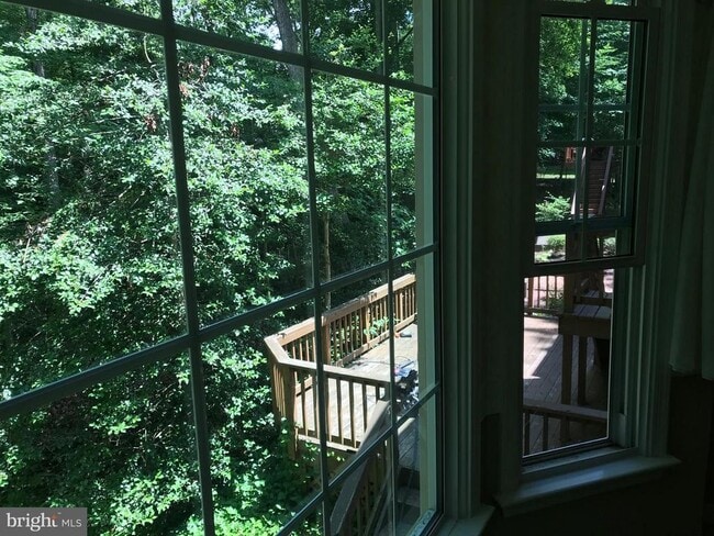 Building Photo - 2002 Admiral Dr