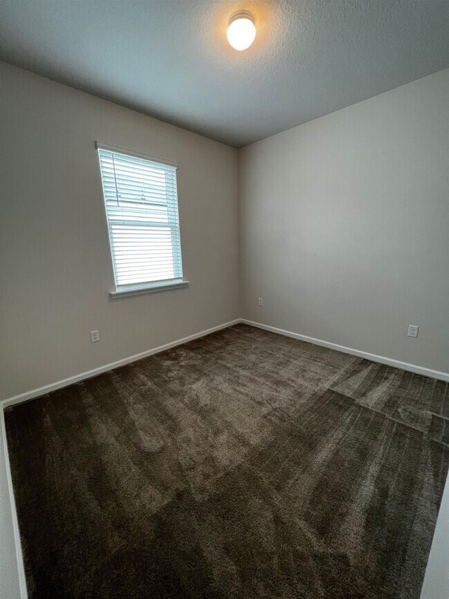 Building Photo - 711 Honeycomb Trl