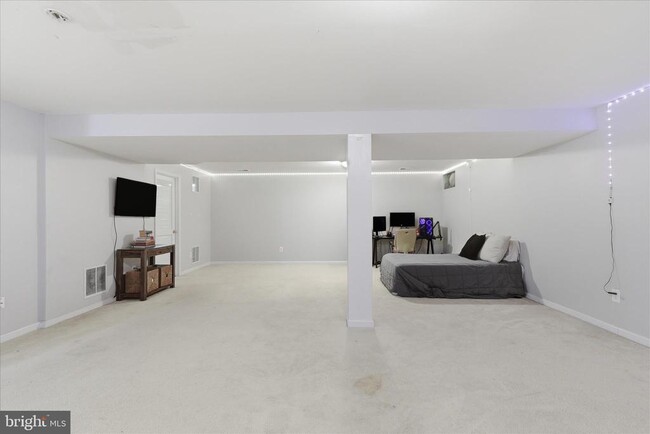 Building Photo - 6711 Selbourne Ln