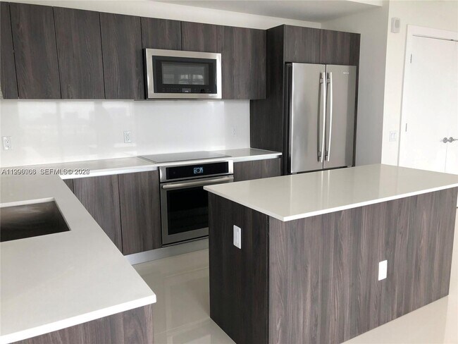 Building Photo - 2960 NE 207th St