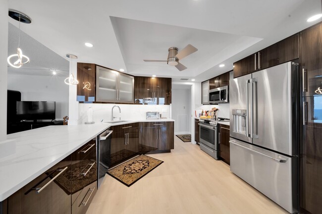 Building Photo - 2066 N Ocean Blvd