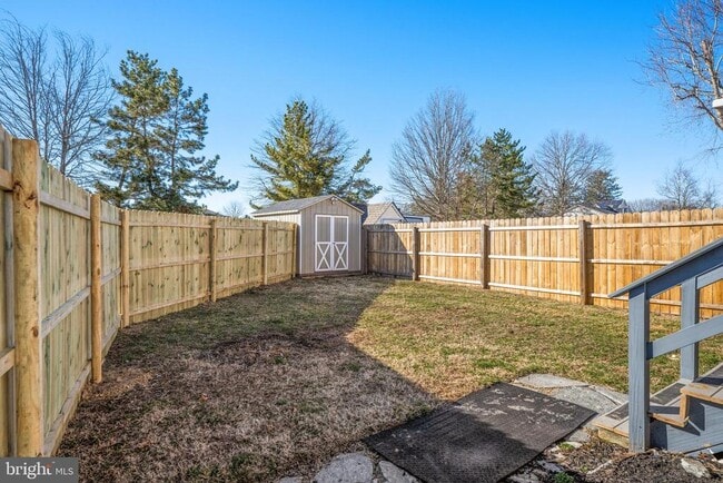 Building Photo - 143 Curtis Ave