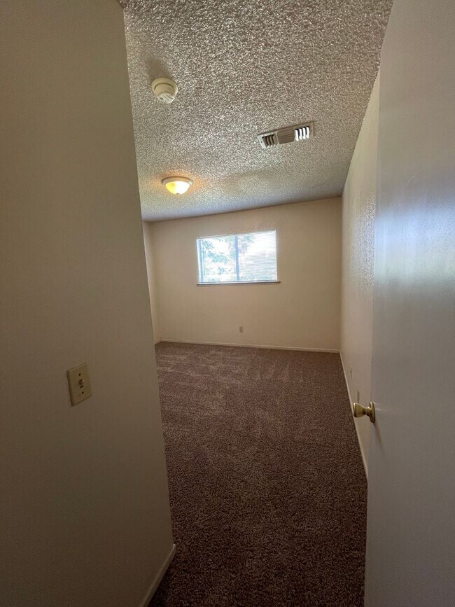 Building Photo - 1936 K St