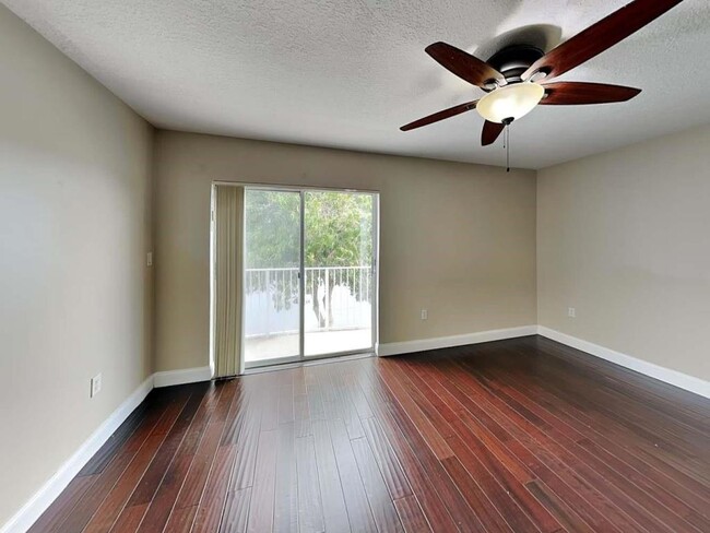 Building Photo - 12751 SW 28th Ct