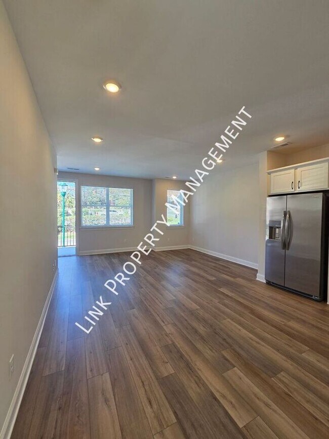 Building Photo - Brand New Townhome 3/3 Downtown near UTC and Erlanger