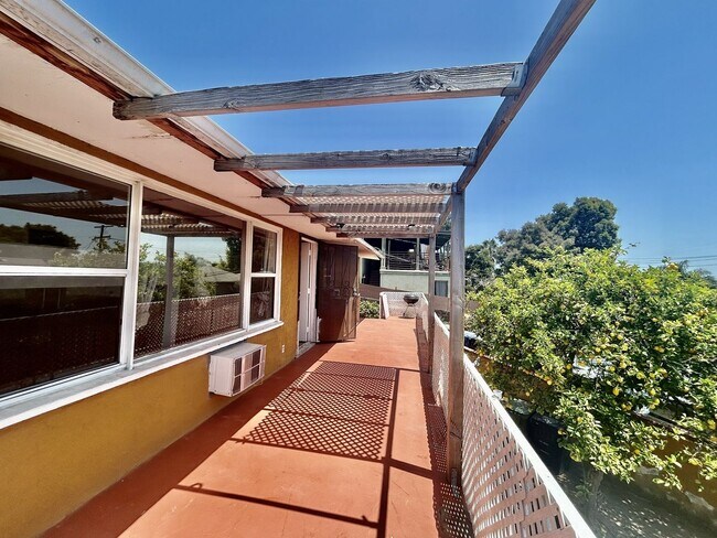 Building Photo - Charming 3 Bed 1 Bath For Rent *$400.00 Of...