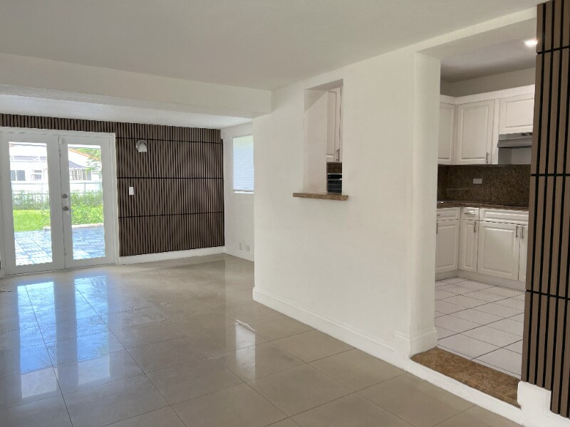 Building Photo - 6415 SW 82nd St