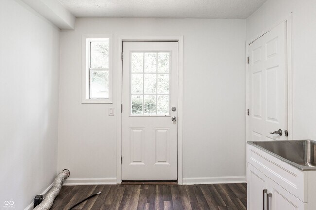 Building Photo - 5108 Sunny Meade Ln