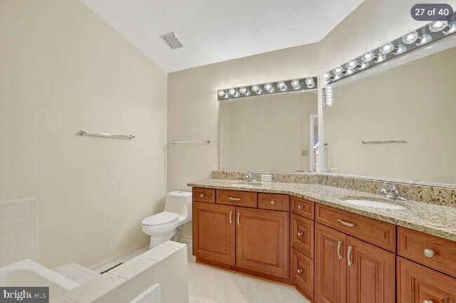Building Photo - 7427 Salford Ct
