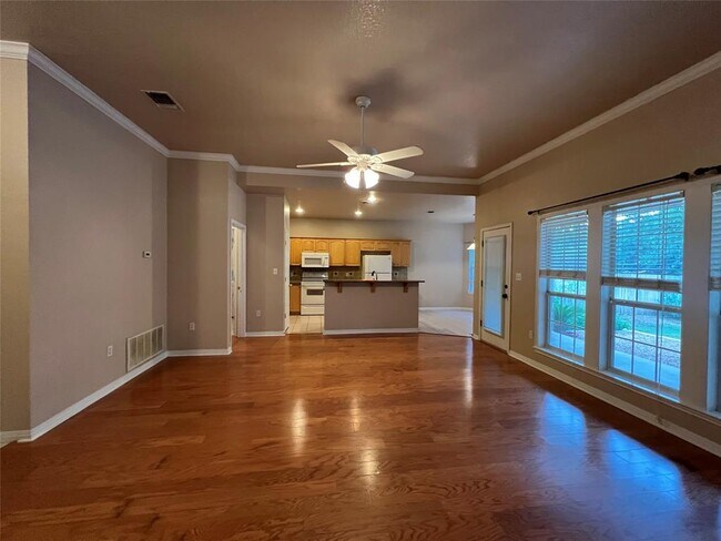 Building Photo - 1112 Cimarron Ct