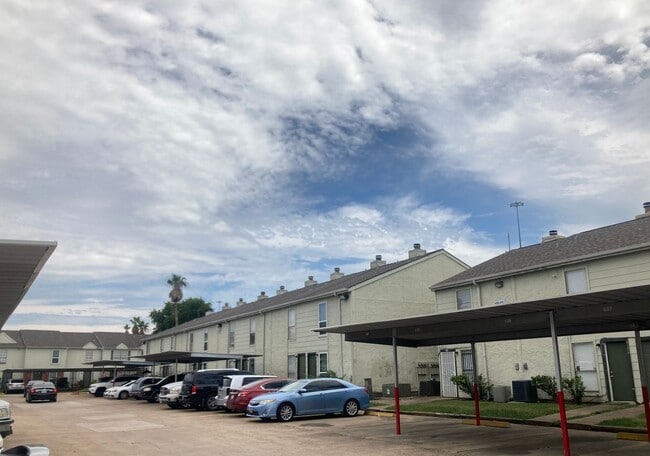 Building Photo - 3 bedroom townhouse in Southwest Area