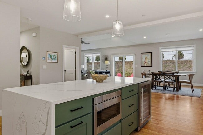 Building Photo - 40 Sage Ln