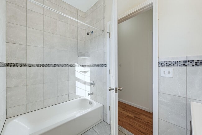 Building Photo - 109 Grant Ave