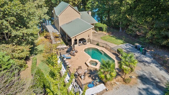 Building Photo - 7221 Flowery Branch Rd