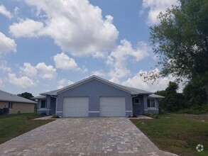 Building Photo - Spacious 3-Bedroom Home with Private Lanai...