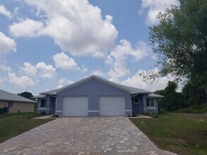 Building Photo - Spacious 3-Bedroom, 2-Bath Apartment with ...