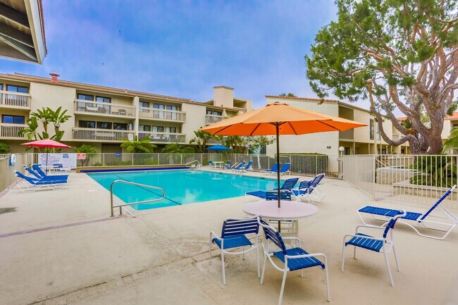 Building Photo - 453 S Sierra Ave