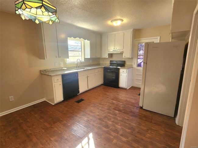 Building Photo - 649 Partridge Ln