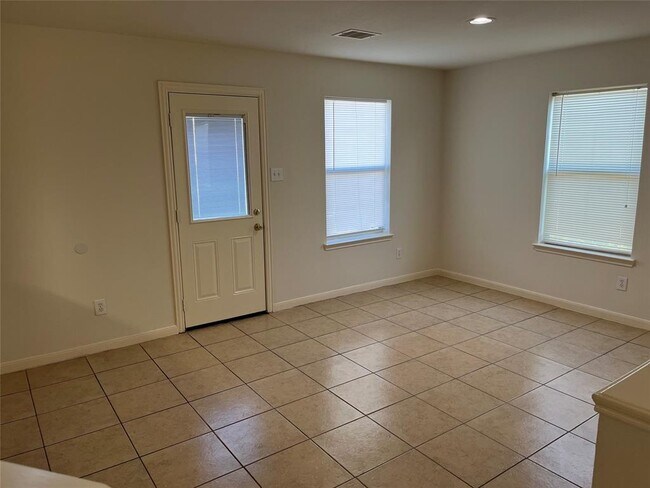 Building Photo - 6542 Hawthorne Falls Ln