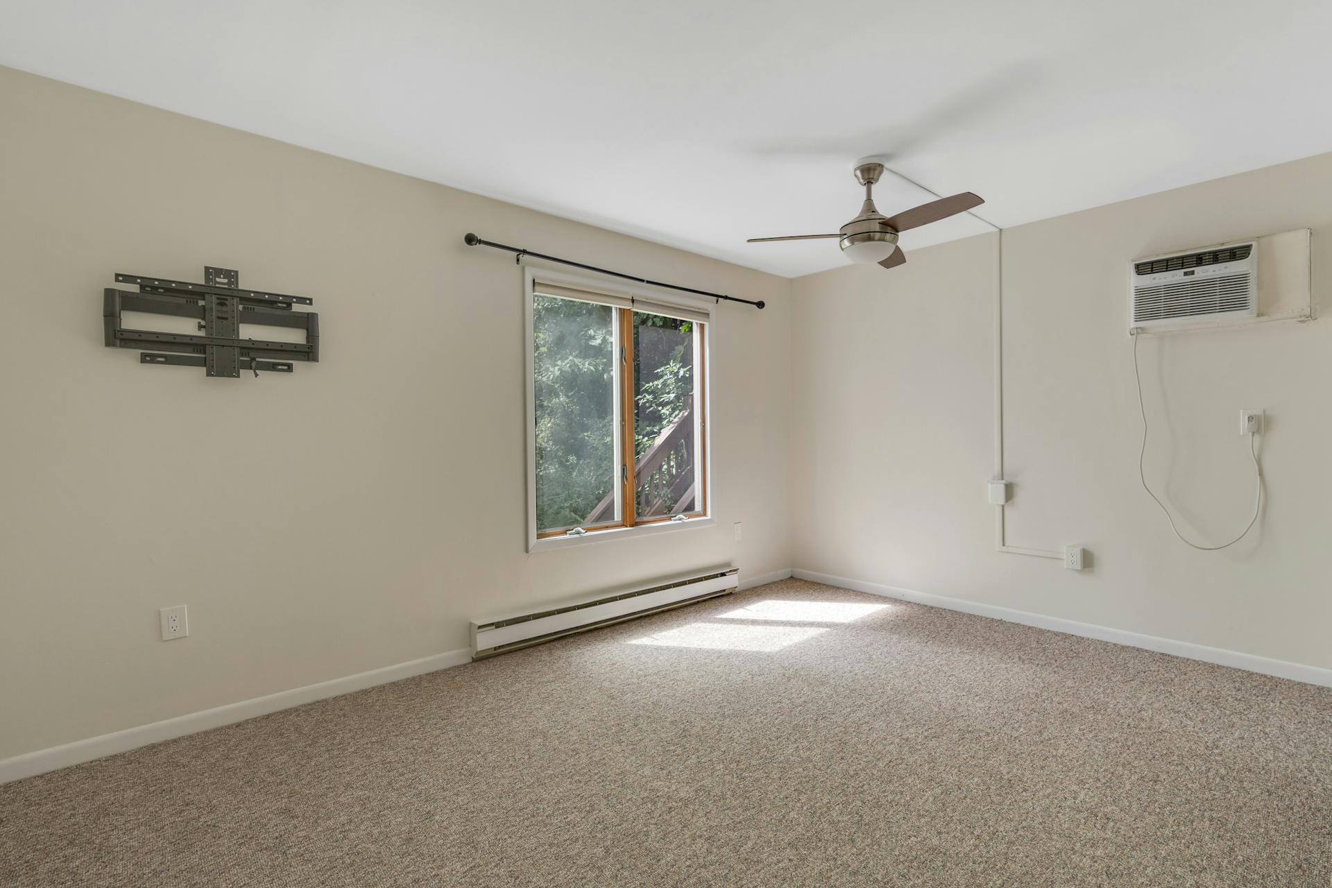 Building Photo - 156 Undercliff Ave