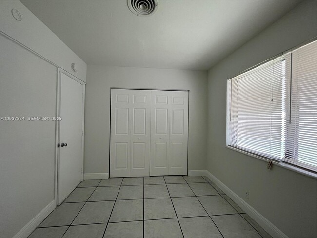 Building Photo - 240 NW 48th Ct