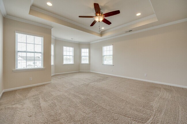 Building Photo - "Spacious 4-Bedroom Retreat with 3 Full Ba...