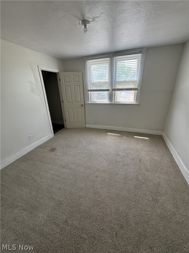 Building Photo - 10209 Elwell Ave