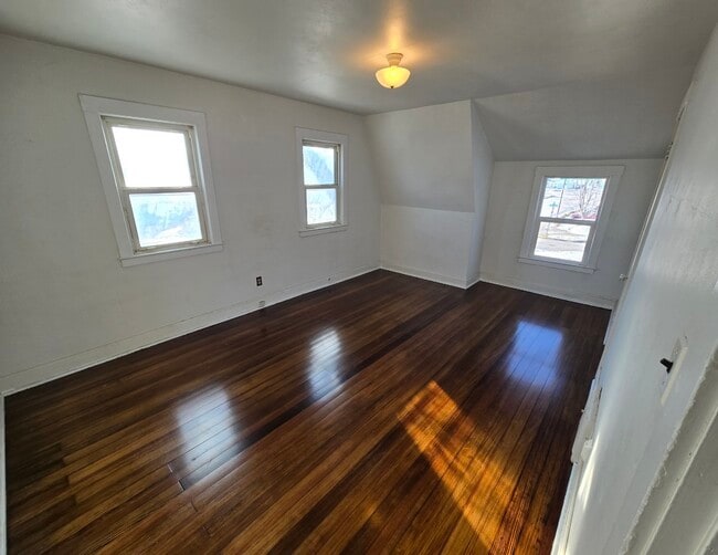 Building Photo - 3905 18th Ave