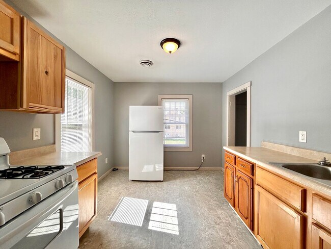 Building Photo - Delaware 81-PLACEMENT Procedure (income restricted)