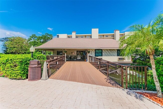 Building Photo - 900 Cove Cay Dr